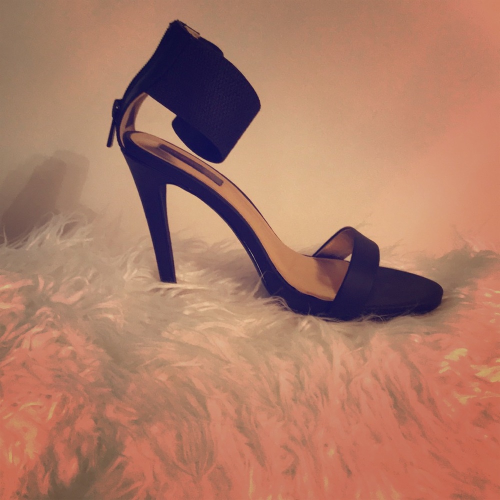 Womens’ Doll House heels